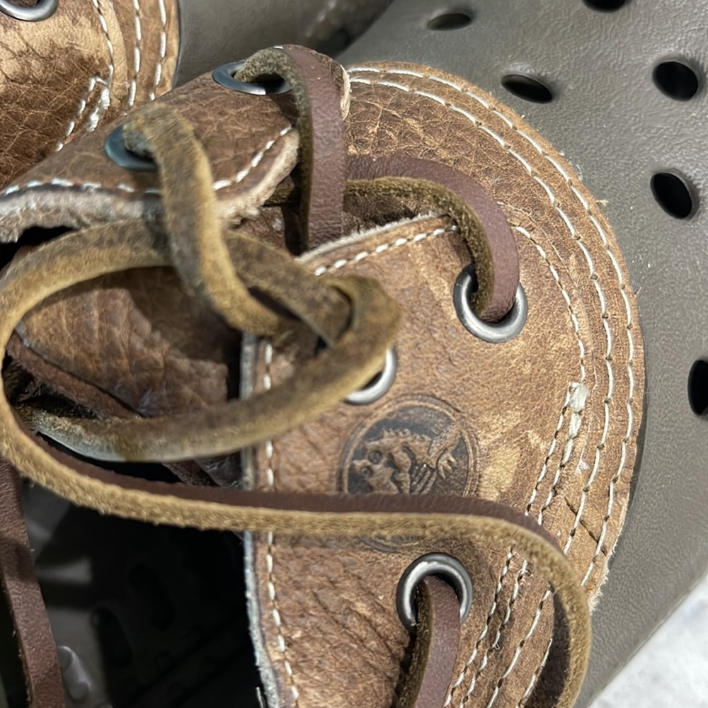 Crocs shoe like brown with leather ties. Size 7 womens - Picture 5 of 8